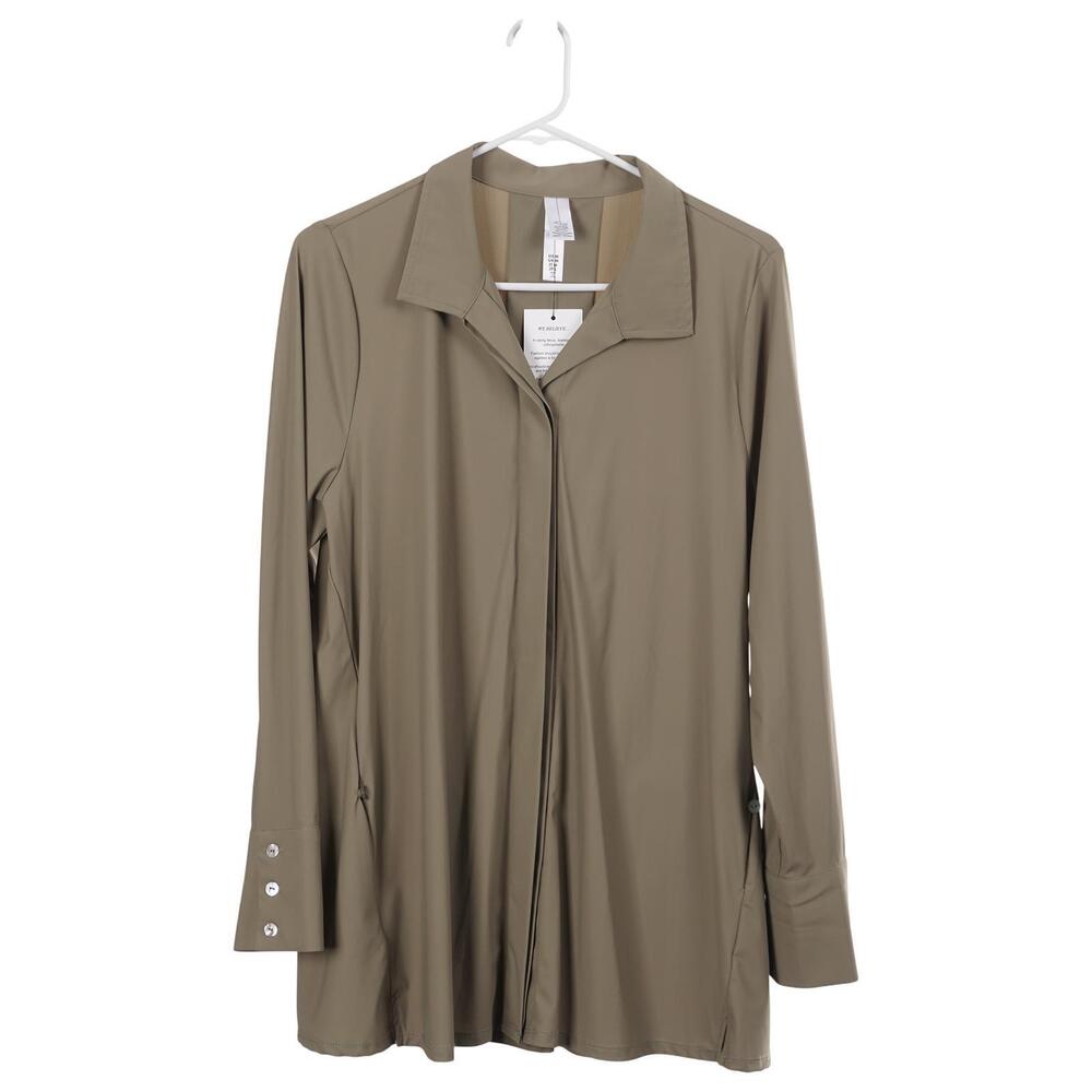 NWT MARLAWYNNE Blouse M Green Button Down Collared Long Sleeve Stretch Pockets